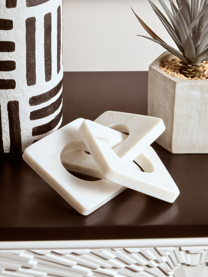 Sorso White Marble Three Link Chain