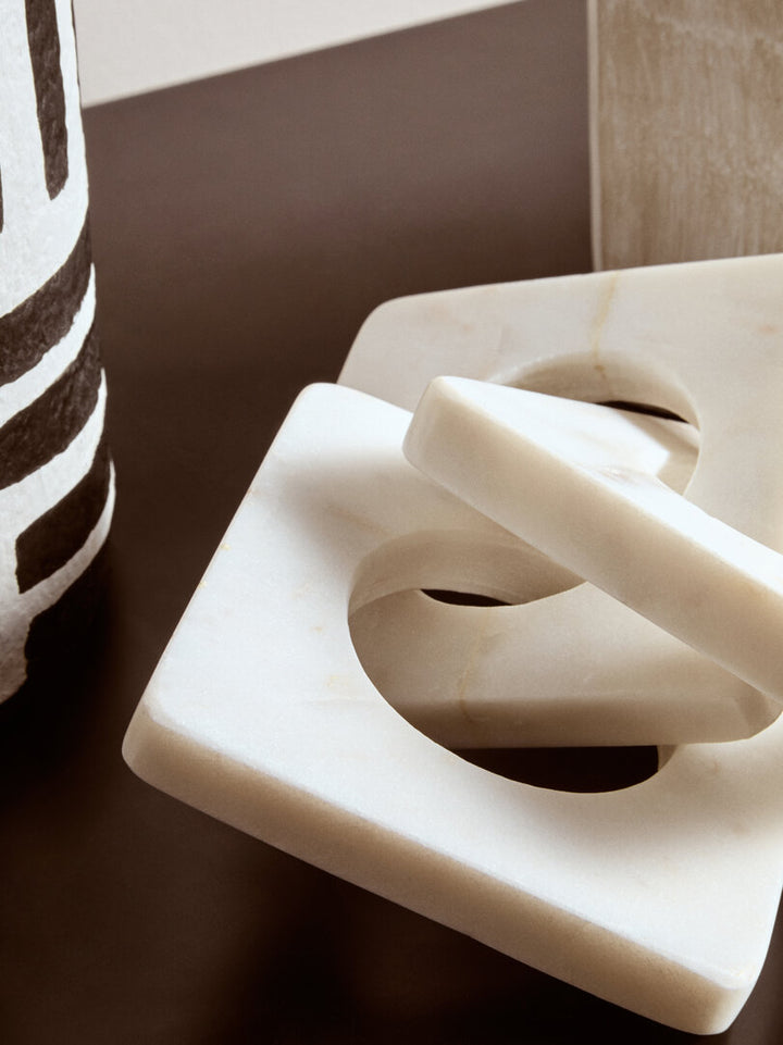 Sorso White Marble Three Link Chain