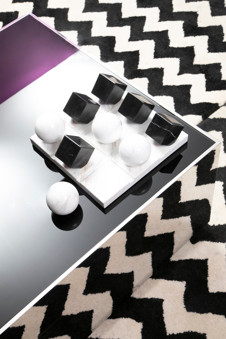Atri Black And White Tic Tac Toe Game