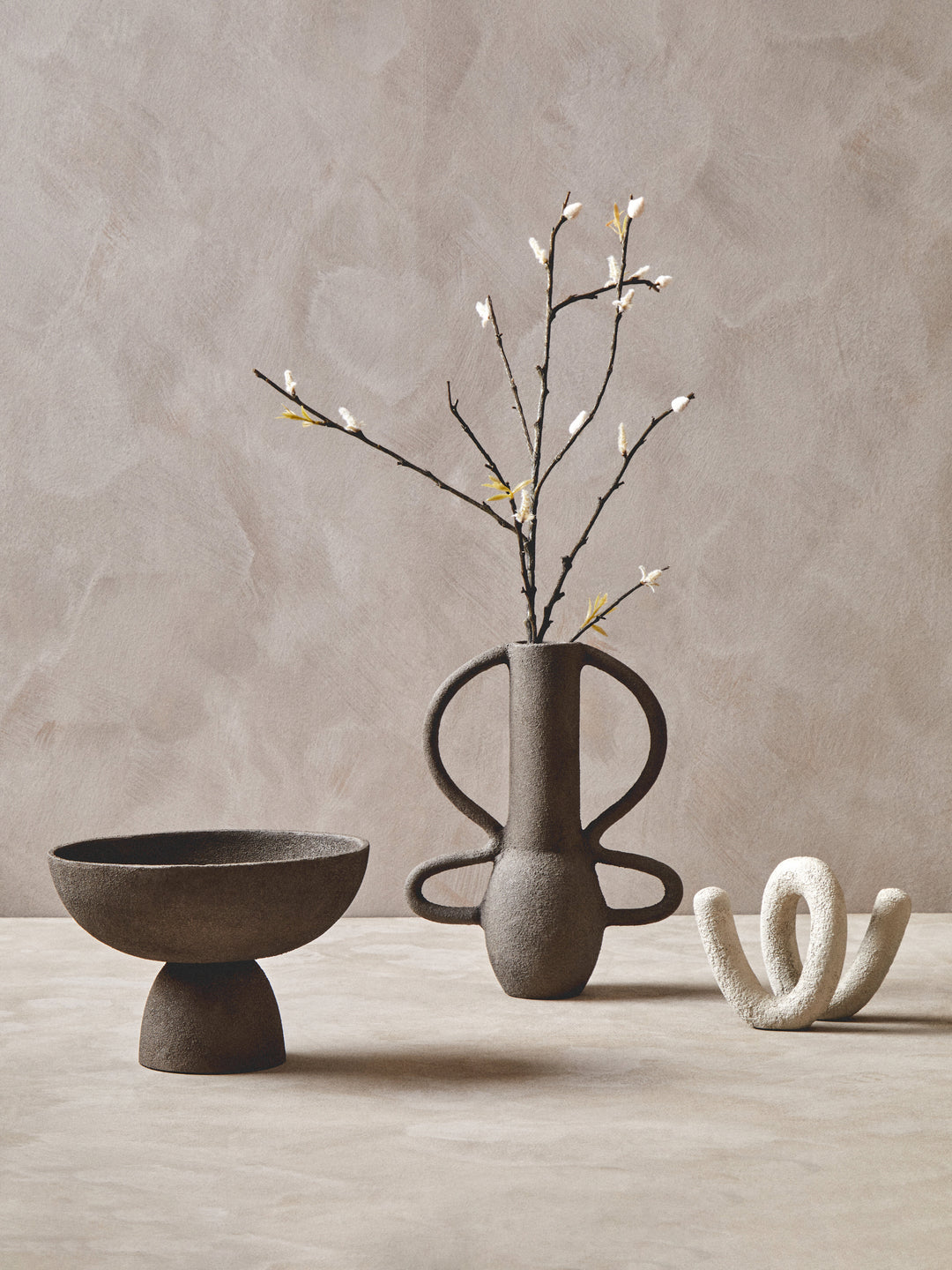 Urbino Small Textured White Loop Sculpture