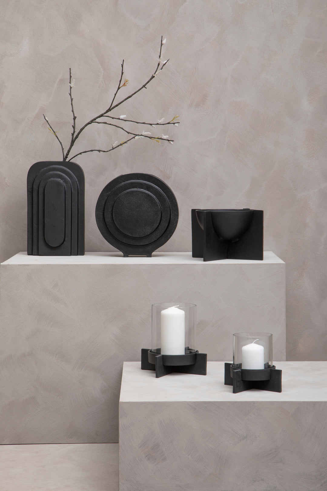 Remo Round Matte Black Finish Vase