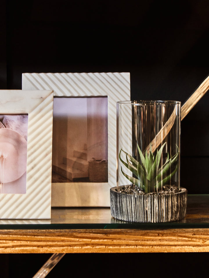 Forio Small Ribbed White Marble Photo Frame