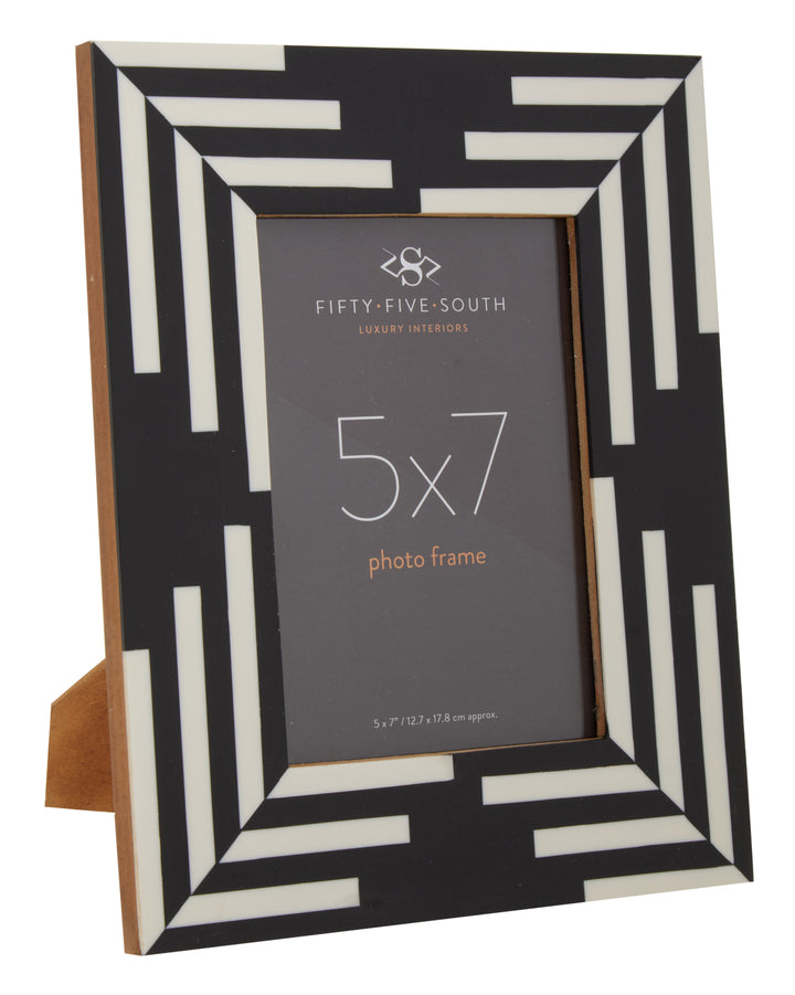 Hoxton Black and White Stripe Photo Frame (5in x 7in)