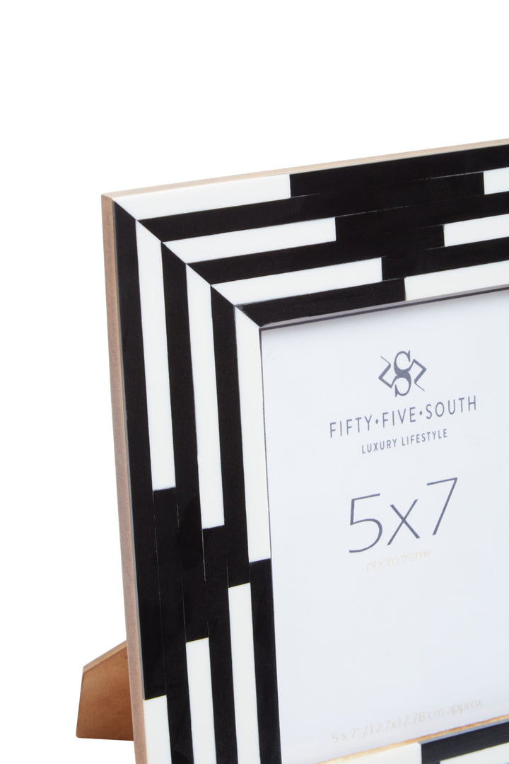 Hoxton Black and White Stripe Photo Frame (5in x 7in)